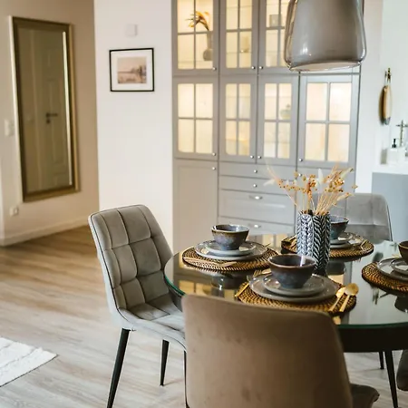 Helapart - Obroncow Helu 13 *