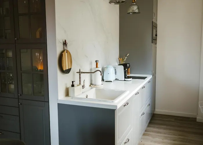 Helapart - Obroncow Helu 13 Hel