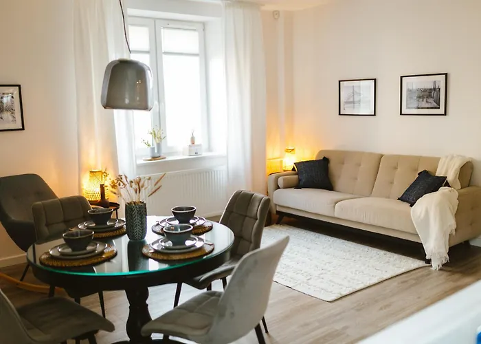 Apartman Helapart - Obroncow Helu 13 *